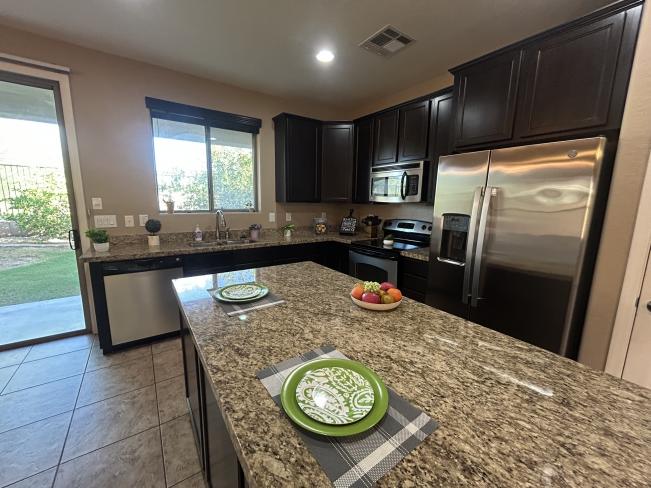 8623 S 40th DR IMG_5391_10162025 8623 S 40th DR IMG_5391_10162025