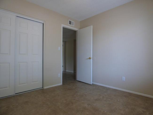 641 W Laguna Azul Ave e10_08252020