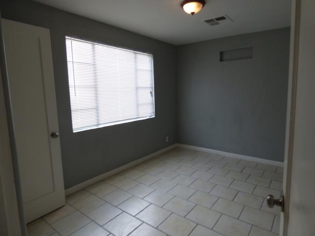 8021 N 14Th Pl P1030657_10242016