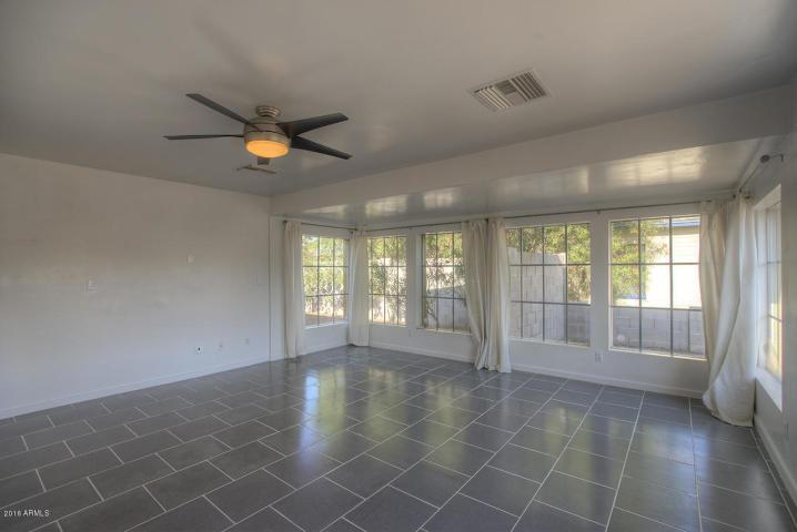 502 E Osborn Rd Pic (2)_12202018