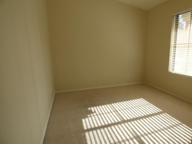 1212 W Oriole WAY P1030743_11252016