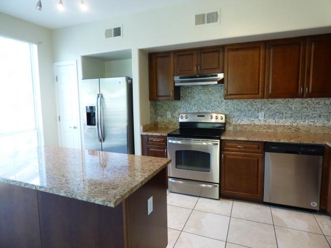1920 E Bell RD P1170362_06062023