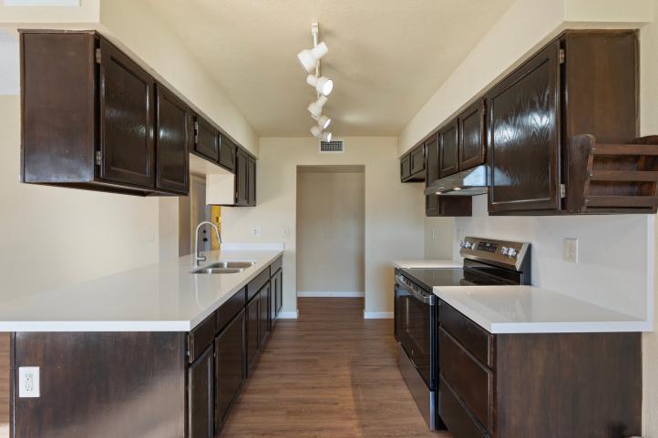 4043 W Sweetwater AVE 11-web-or-mls-DSC02275_02192025