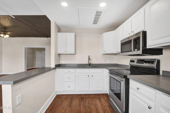 5753 W Glendale AVE 2_09112023