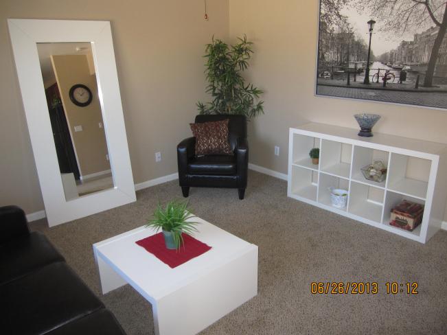 15430 N 25th ST Living Room
