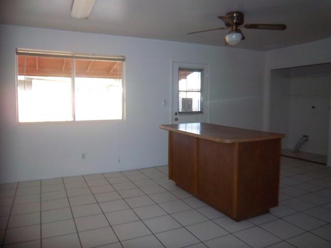6410 W Lamar RD kitchen