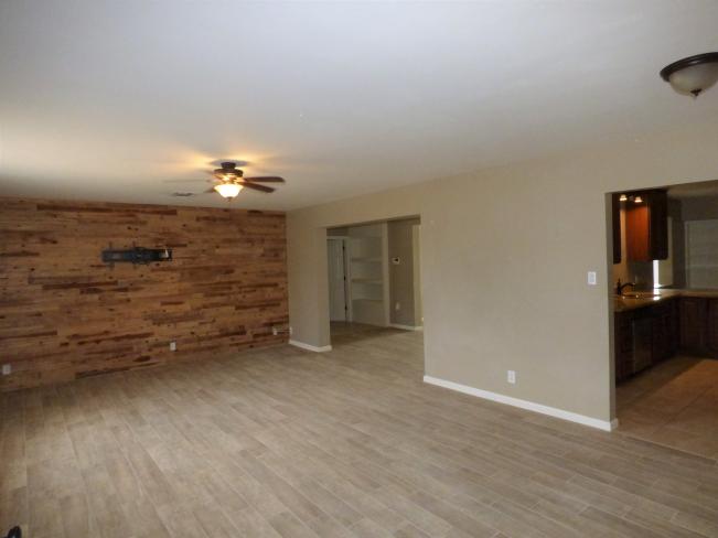 1749 E Medlock DR d_09212020