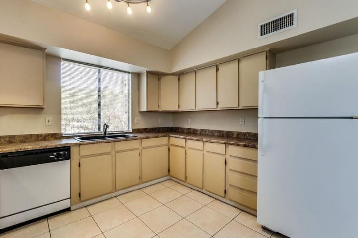 4021 E Robert E Lee ST Pic (1)_01192018
