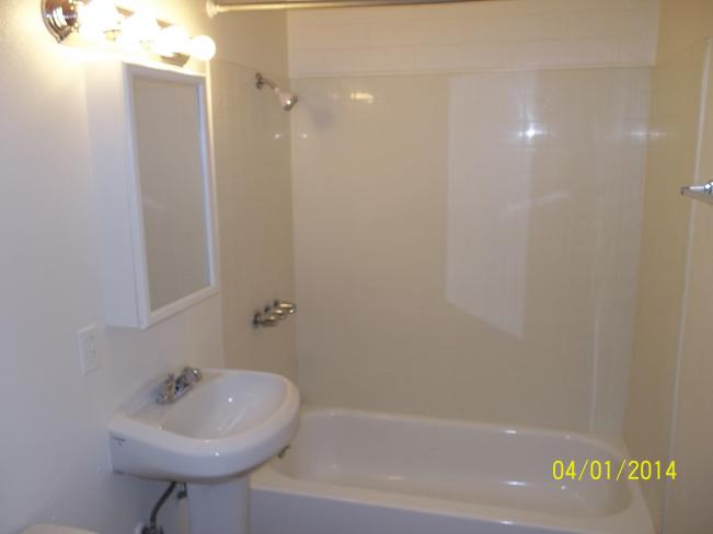 906 S Mariana St 012_10012014