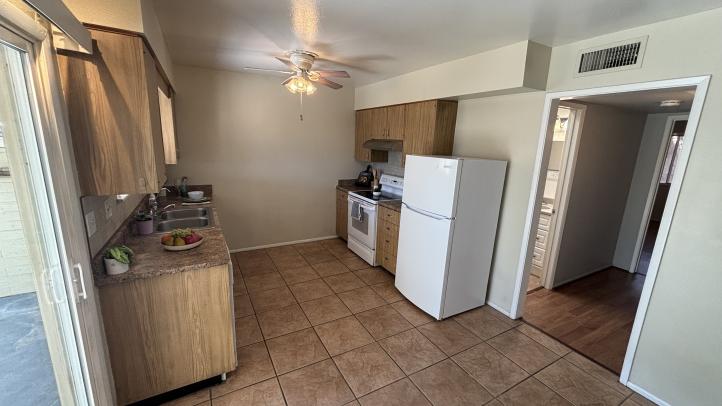 10537 W Coggins DR IMG_4269_10022026